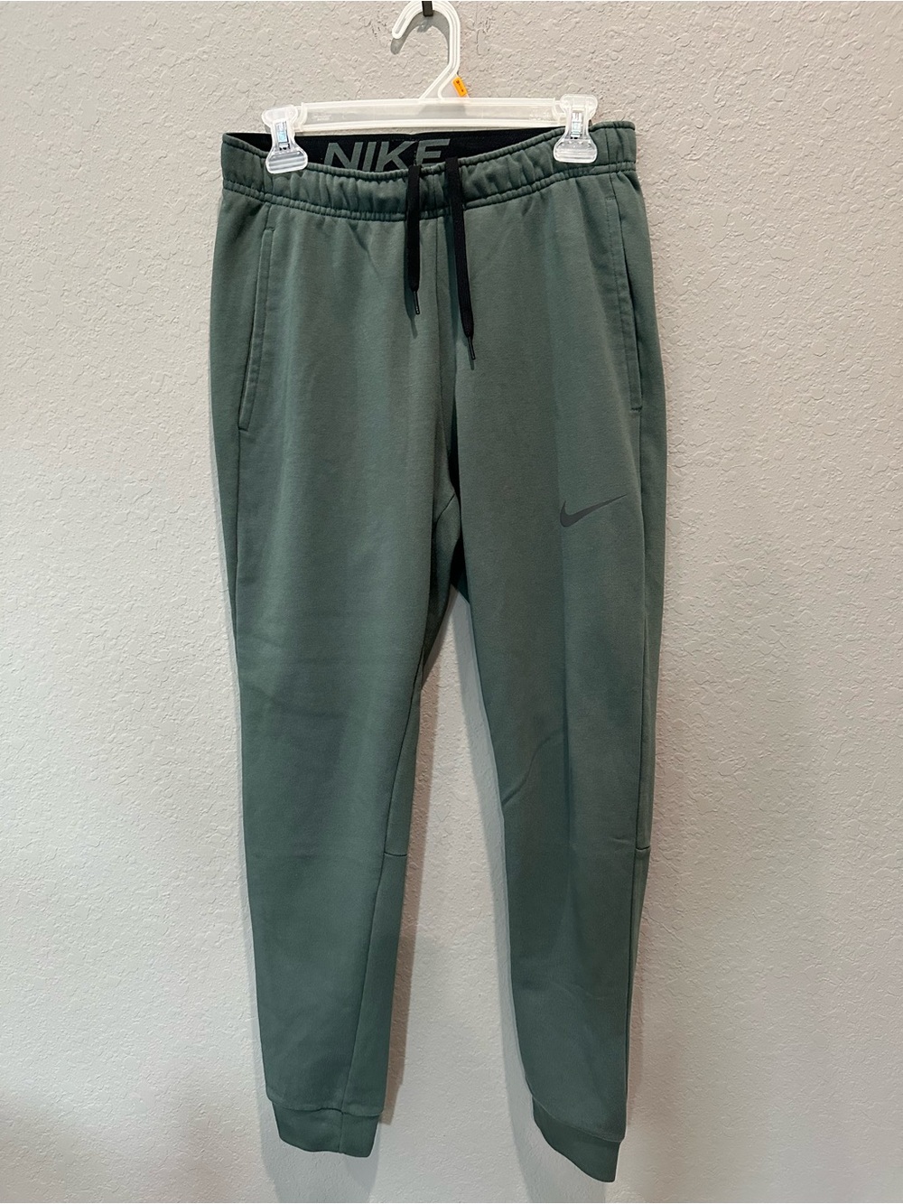 Nike Men’s Green Slim Leg Jogger Sweatpants Sz S EUC
